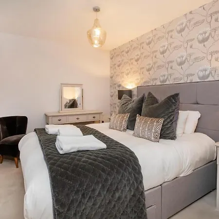 8 Blue Bridge- Elegant And Luxurious 1 Bedroom Apt- Free Parking Apartment *