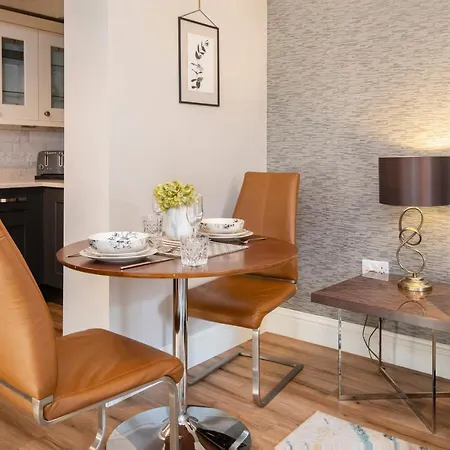 8 Blue Bridge- Elegant And Luxurious 1 Bedroom Apt- Free Parking Lägenhet