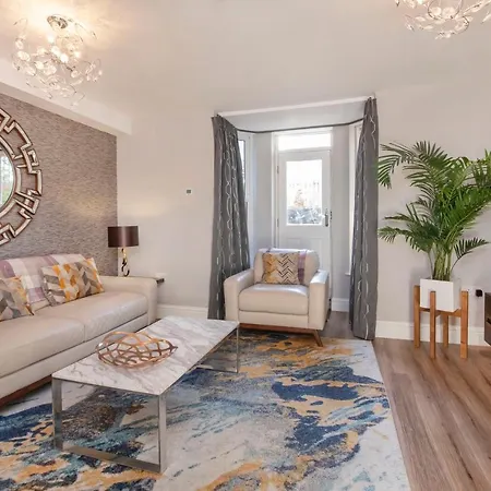 8 Blue Bridge- Elegant And Luxurious 1 Bedroom Apt- Free Parking York