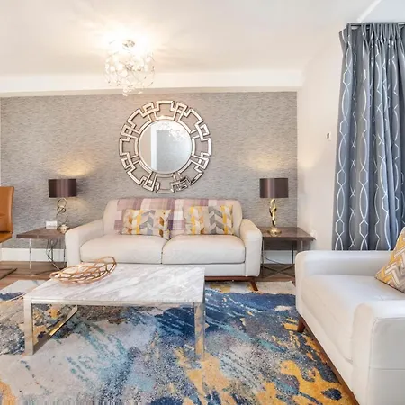 8 Blue Bridge- Elegant And Luxurious 1 Bedroom Apt- Free Parking *