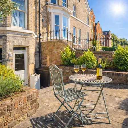 Appartement 8 Blue Bridge- Elegant And Luxurious 1 Bedroom Apt- Free Parking *