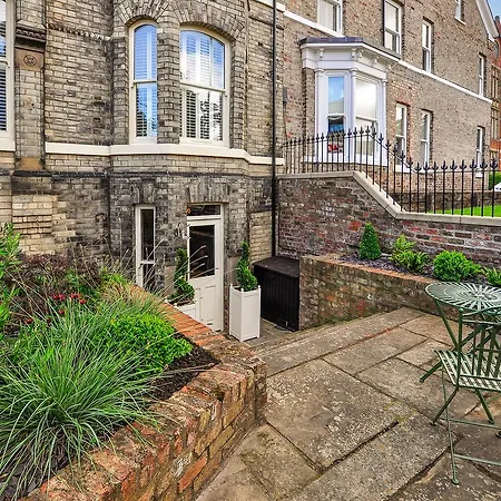 8 Blue Bridge- Elegant And Luxurious 1 Bedroom Apt- Free Parking Lägenhet York