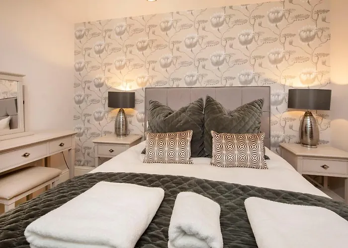 8 Blue Bridge- Elegant And Luxurious 1 Bedroom Apt- Free Parking