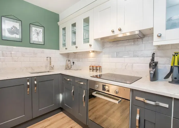 Appartement 8 Blue Bridge- Elegant And Luxurious 1 Bedroom Apt- Free Parking