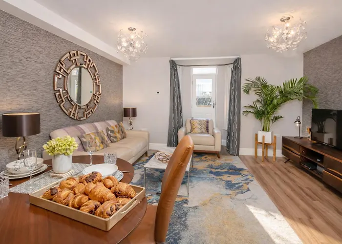 8 Blue Bridge- Elegant And Luxurious 1 Bedroom Apt- Free Parking York