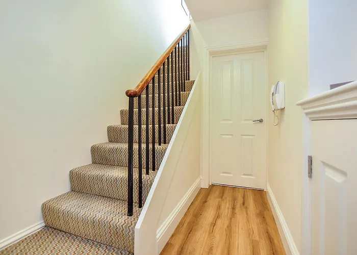 8 Blue Bridge- Elegant And Luxurious 1 Bedroom Apt- Free Parking * York