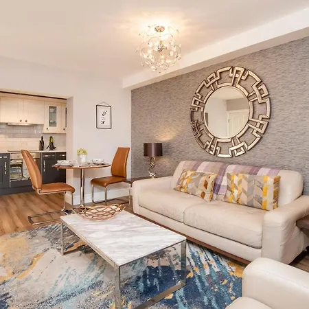 8 Blue Bridge- Elegant And Luxurious 1 Bedroom Apt- Free Parking * Γιορκ