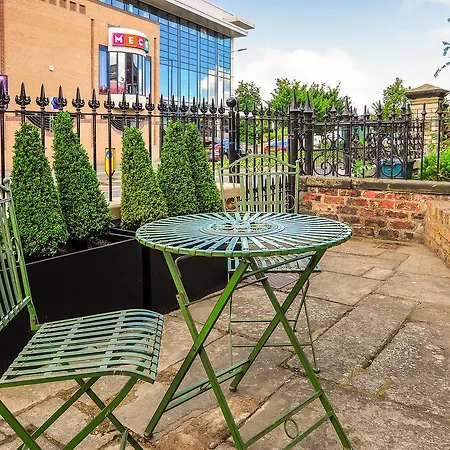 Appartamento 8 Blue Bridge- Elegant And Luxurious 1 Bedroom Apt- Free Parking *